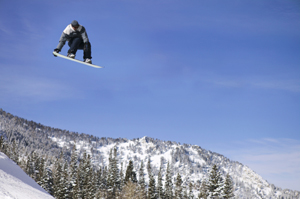 Prevent Winter Sports Injuries, Sledding Injuries, Snow Skiing Injuries, Snow Boarding Injuries, Ice Hockey Injuries.